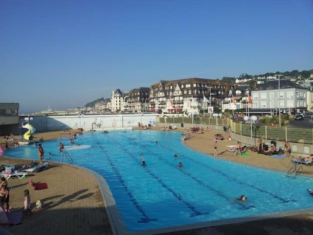 Un Chez Soi Bord De Mer Trouville-sur-Mer Ngoại thất bức ảnh