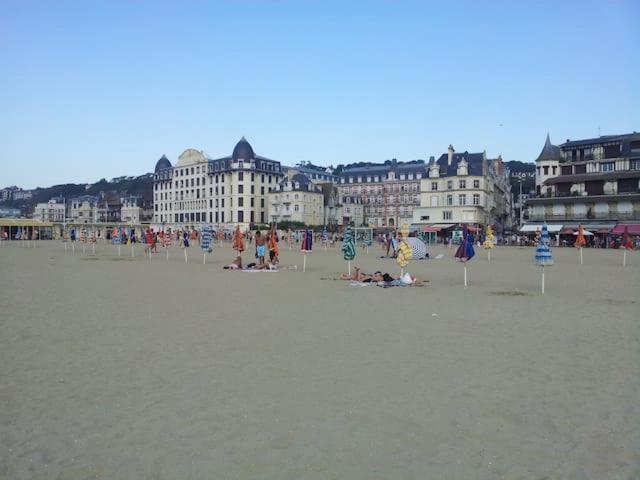 Un Chez Soi Bord De Mer Trouville-sur-Mer Ngoại thất bức ảnh